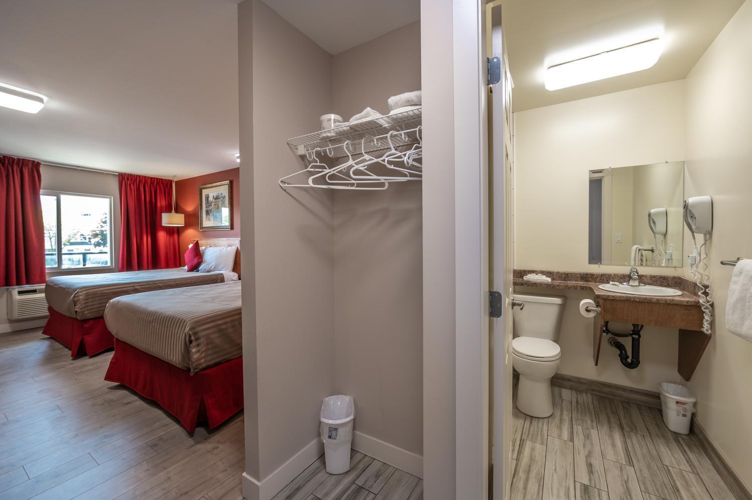 Sahara Courtyard Motel