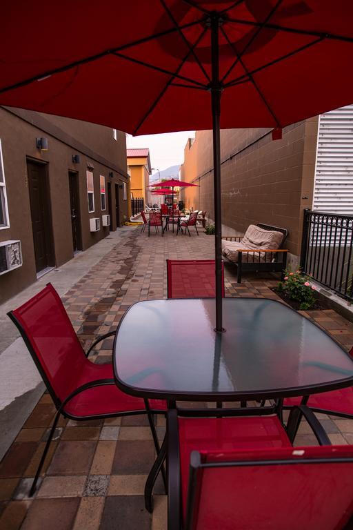 Sahara Courtyard Penticton